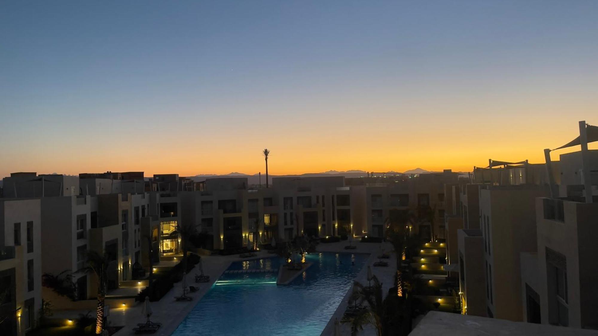 Appartamento Mangroovy Seaview 2Br Beach And Pool Free Access Hurghada Esterno foto